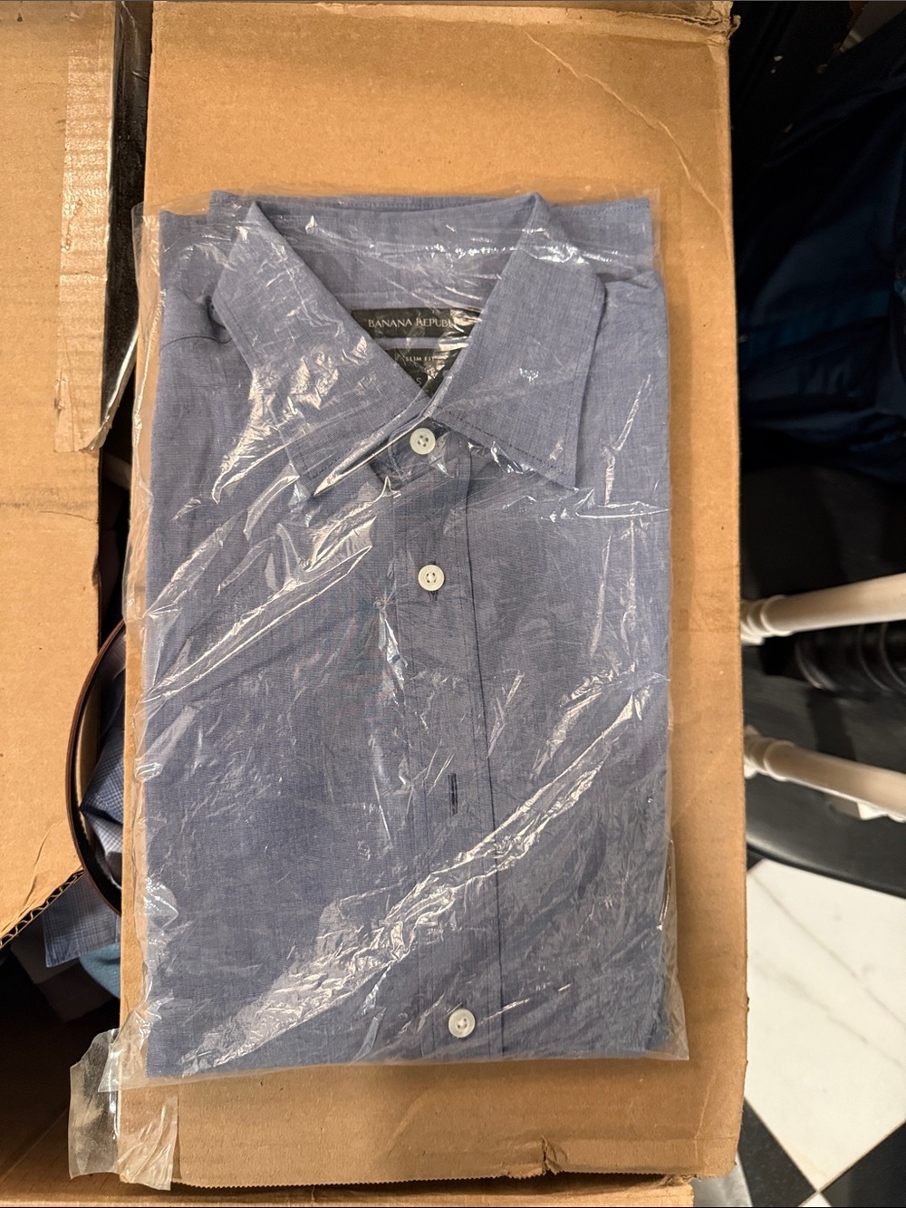 Banana Republic Men's Light Blue Button-Down Shirt